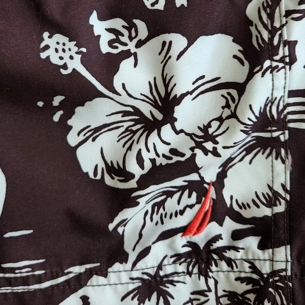 Nautica swim trunks size large